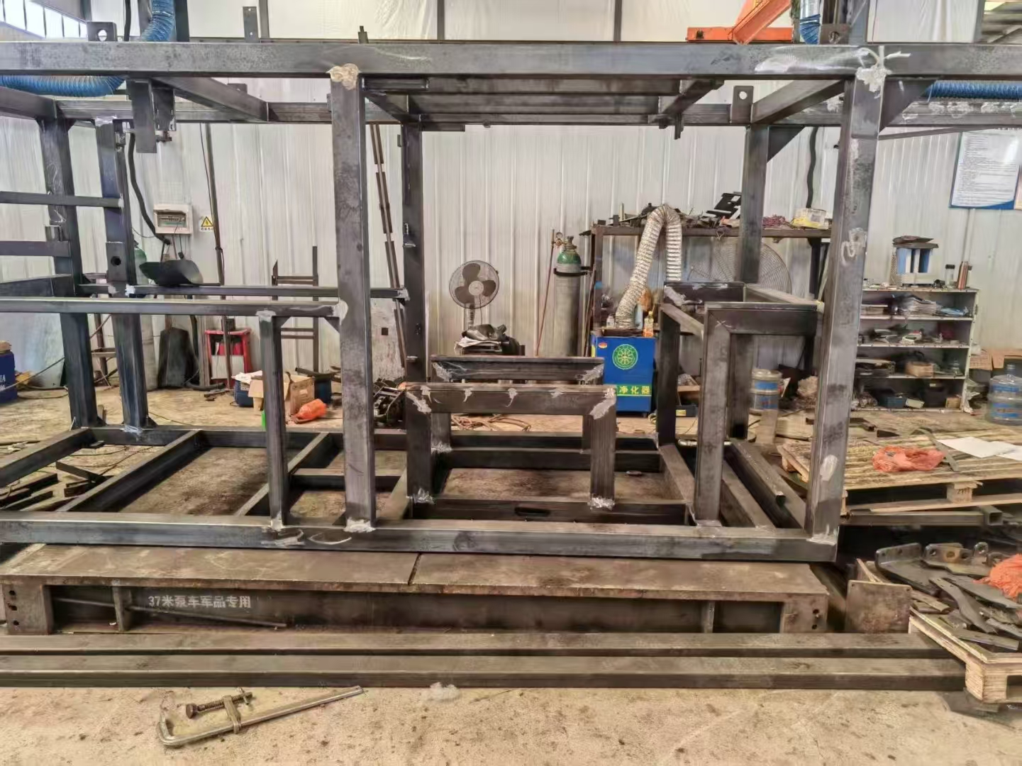 吸塑机框架焊接